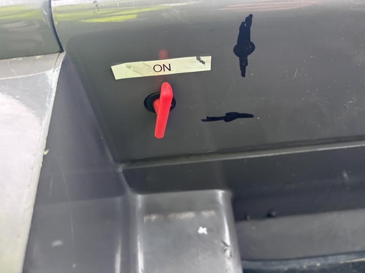 2016-manitou-ms130t-enc-cab-forklift-image-19