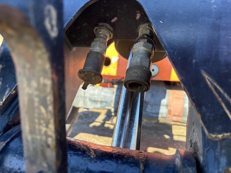 2017-jlg-8042-image-15