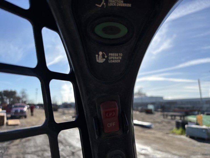 2021-bobcat-s590-image-17