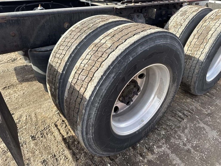 2019-kenworth-t680-image-11