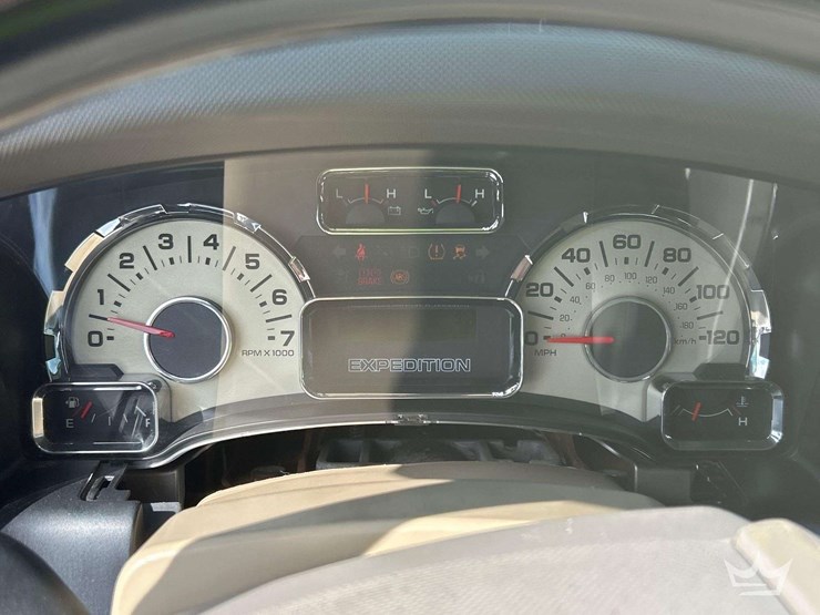 2011-ford-expedition-image-14