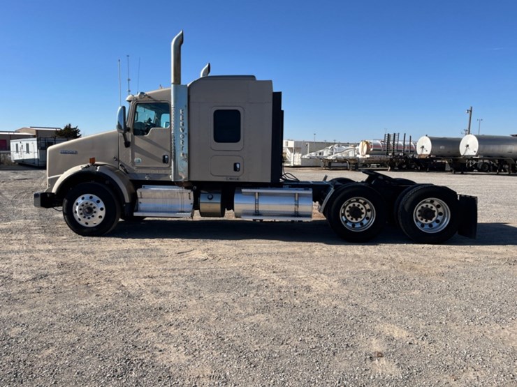 2014-kenworth-t800-image-8