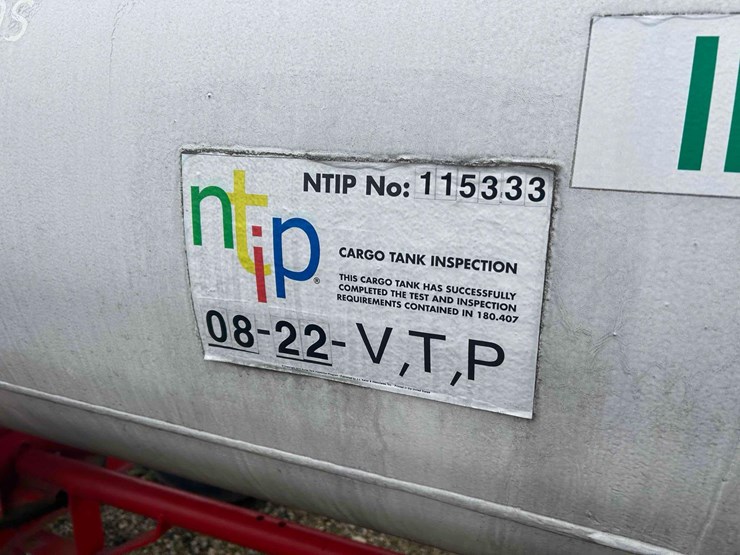 1000-gal.-nh3-tank-on-gear-#81-sells-offsite-image-10