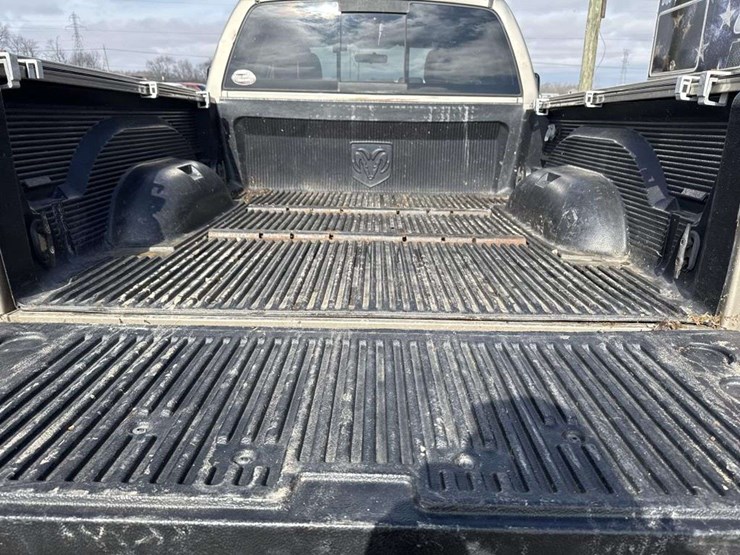 2005-dodge-ram-2500-image-14