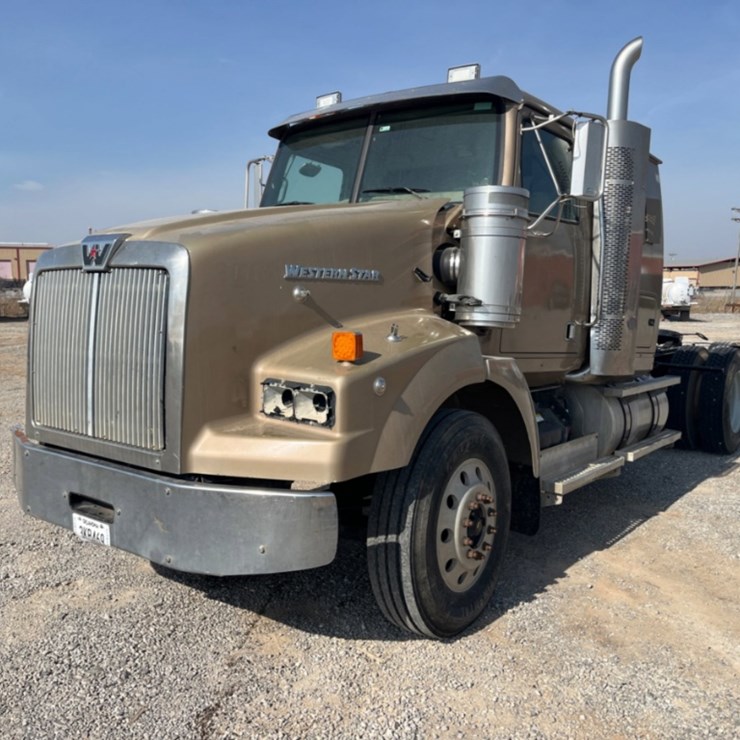 2012 WESTERN STAR 4900
