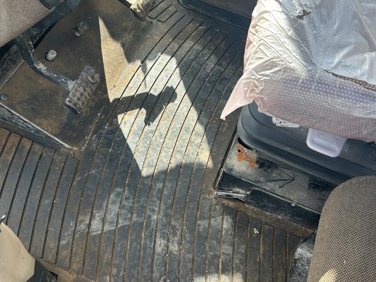 1990-john-deere-8760-image-21