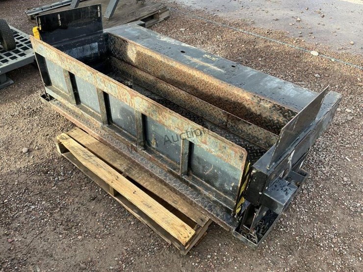 tommy-gate-electric-liftgate-image-4