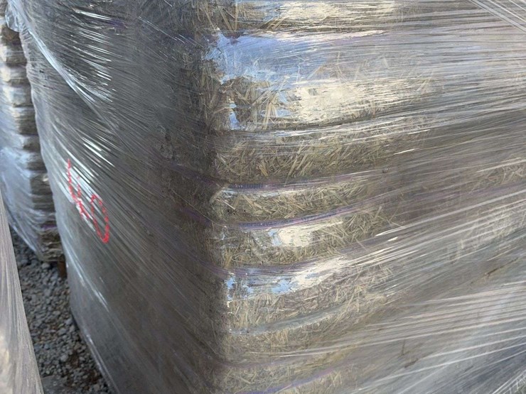pallet-of-timothy-hay---24-bales-per-pallet-image-2