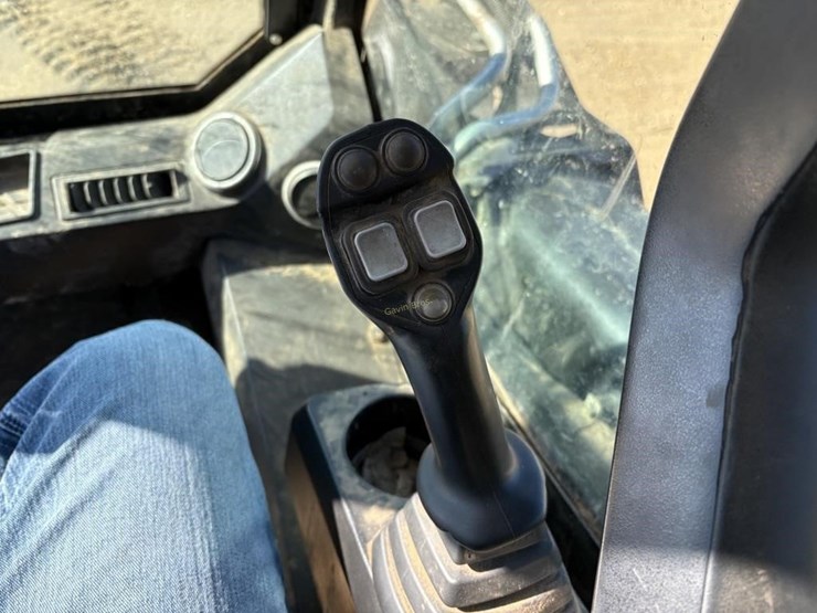 2019-jcb-270t-image-17