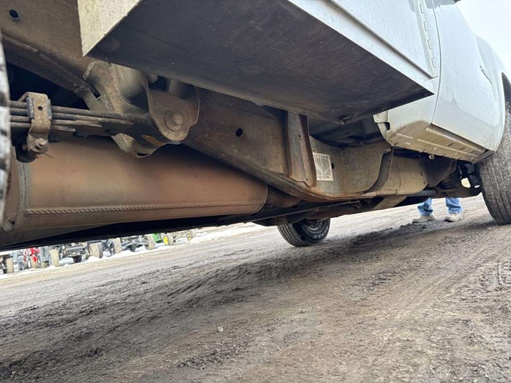 2013-chevrolet-2500-image-22