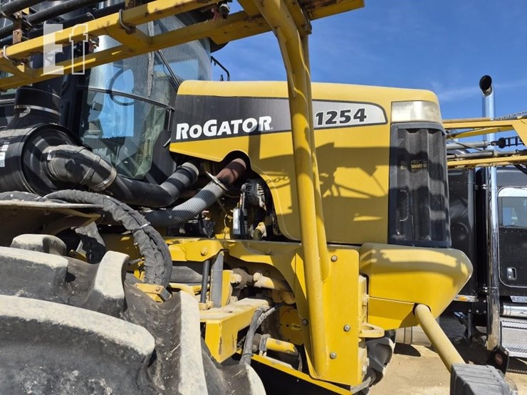 ag-chem-rogator-1254-image-5