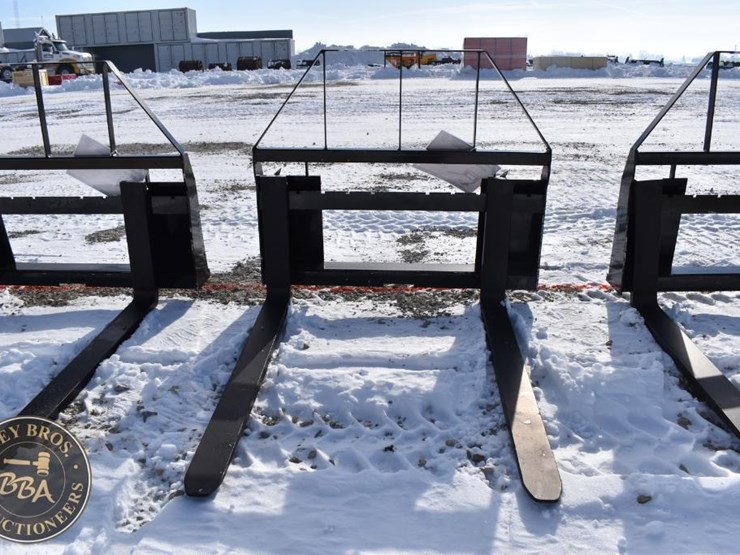 agt-industrial-pallet-fork-attachment-41847-image-1