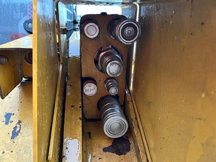 2020-caterpillar-299d3-xe-image-11