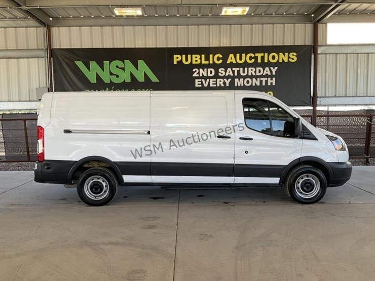 2015-ford-transit-image-1