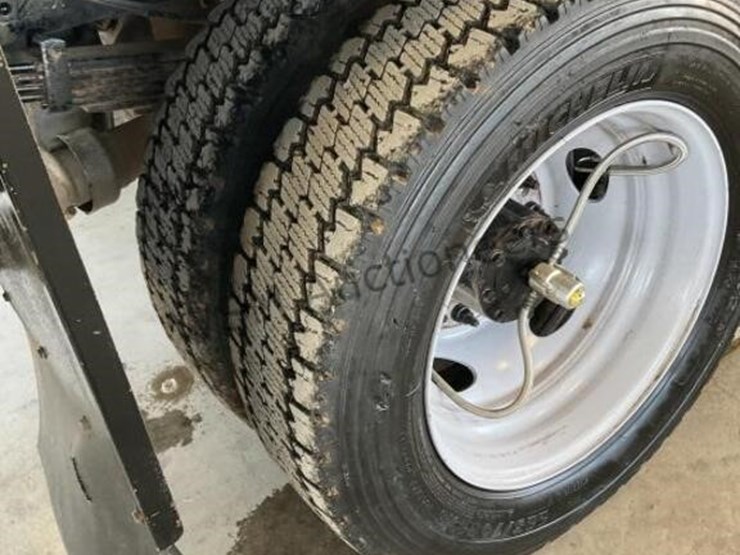 2016-ford-f550-image-8