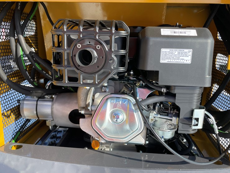 #5372-•-mx12rx-mini-excavator-image-15