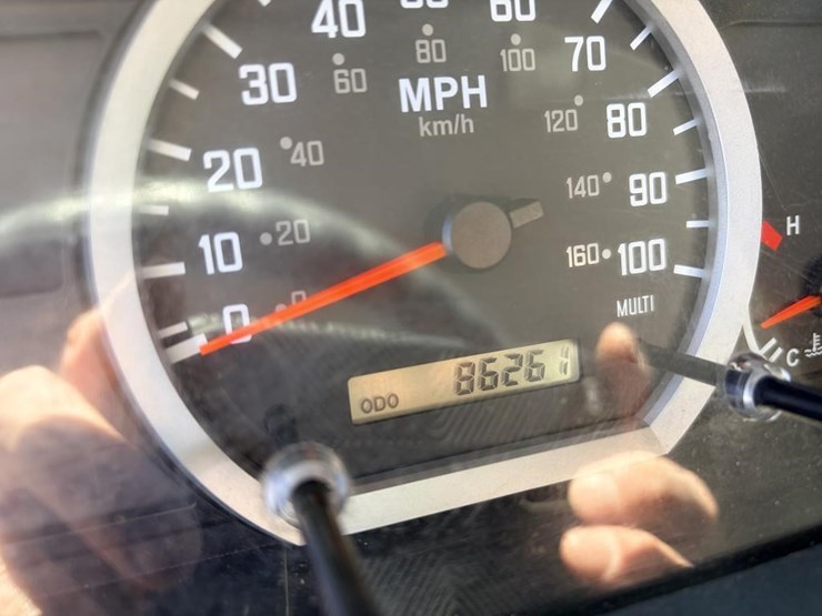 2017-isuzu-nrr-image-22