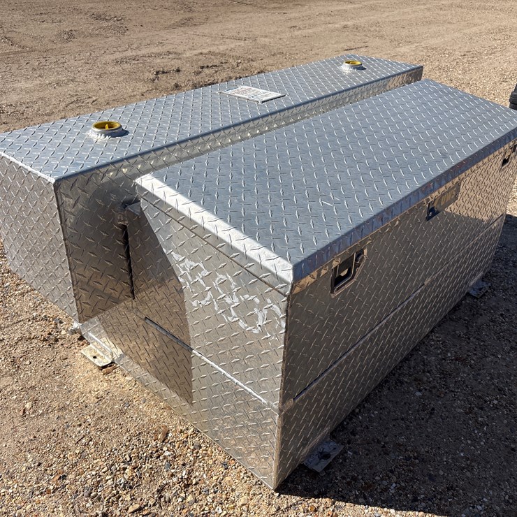 #33800 • ALUMINUM TOOL BOX, UWS TT-10044-CB