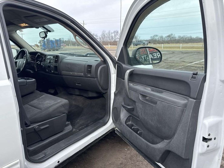 2011-gmc-sierra-1500-image-19