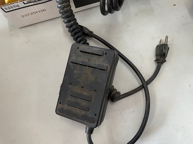 #7617-•-(2)-blue-fox-weighted-markers-image-4