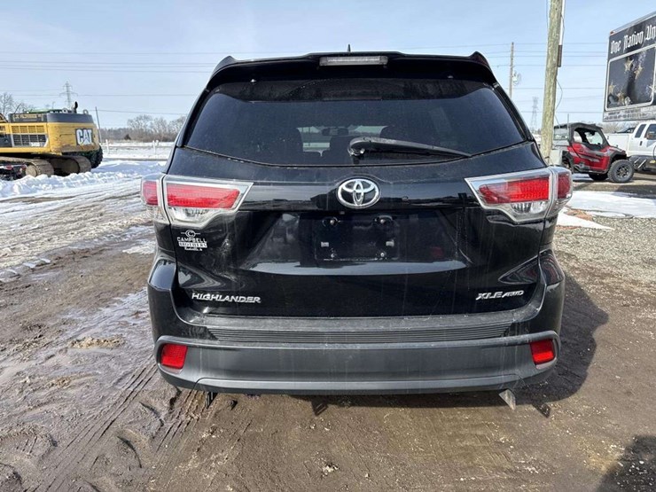 2016-toyota-highlander-image-4