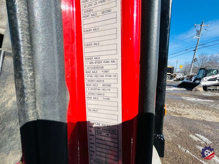 2011-volvo-truck-vhd-tri-axle-dump-truck-image-70