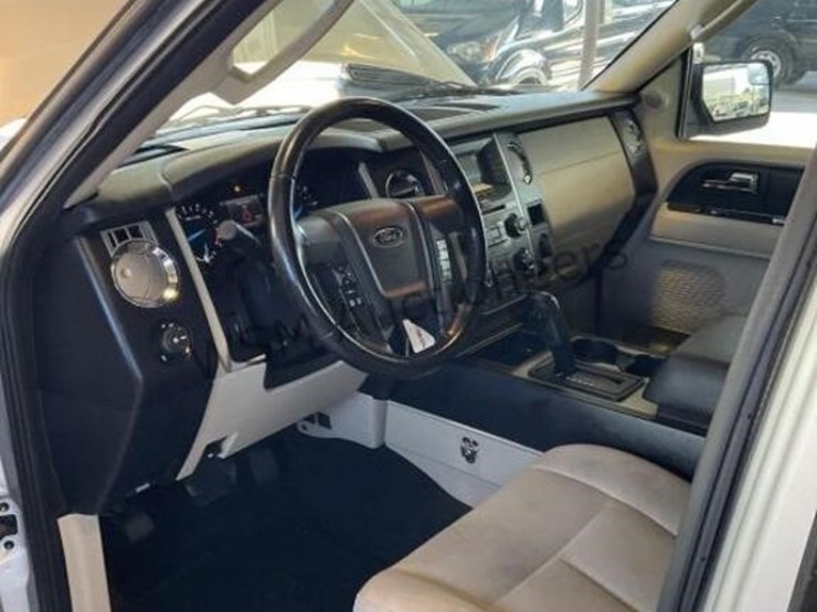 2015-ford-expedition-image-22