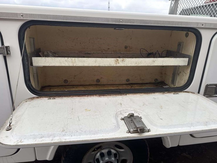 2005-gmc-sierra-2500-image-21