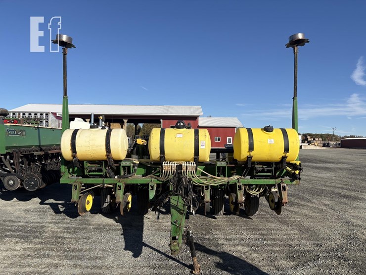 john-deere-7200-image-3