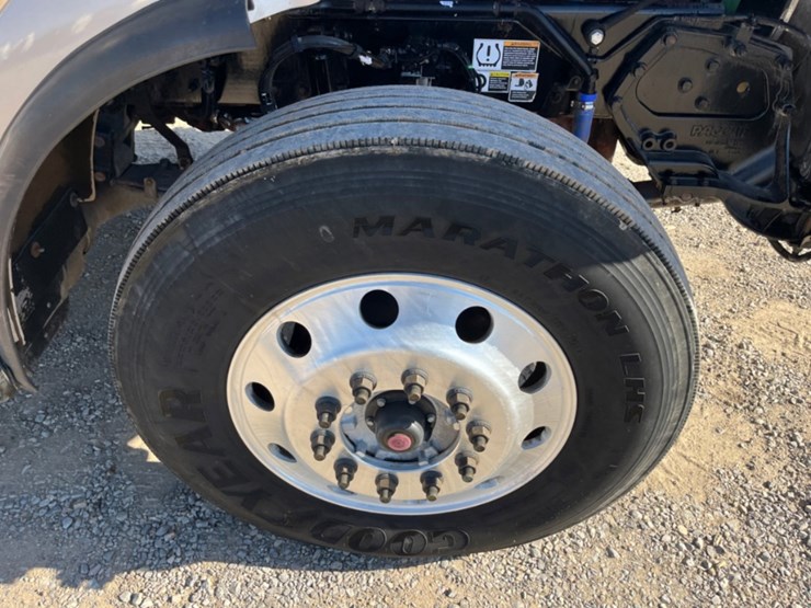 2014-kenworth-t800-image-11