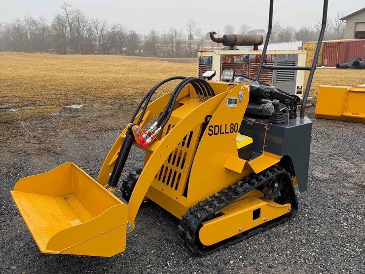 new-sdll80-mini-track-loader-image-1