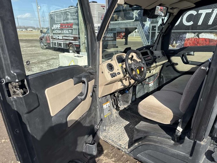 john-deere-gator-image-12