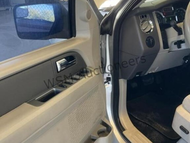 2014-ford-expedition-image-23