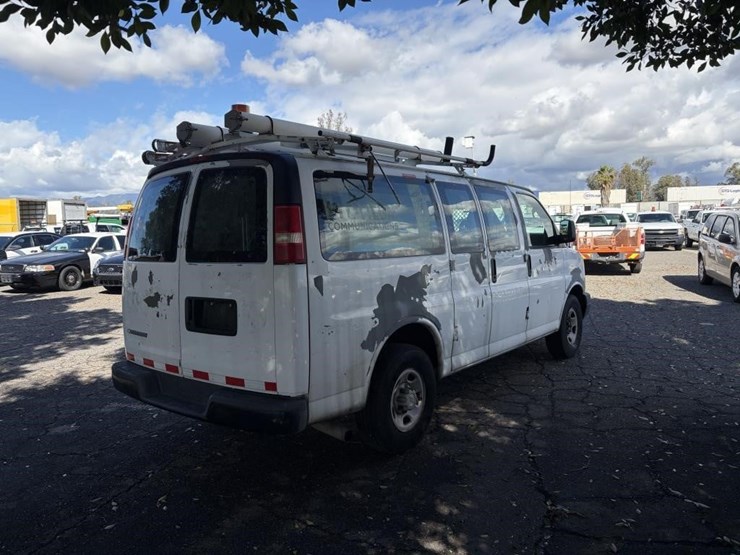 2007-chevrolet-express-2500-image-3
