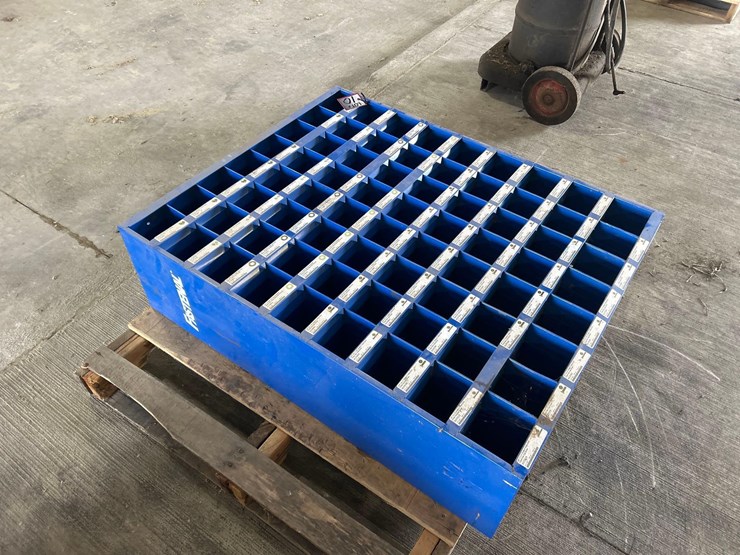 bolt-bin-w/-hardware-image-4