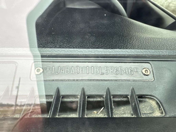 2011-jeep-wrangler-image-25