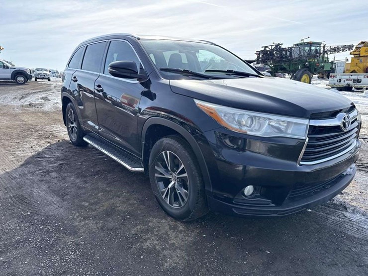 2016-toyota-highlander-image-7