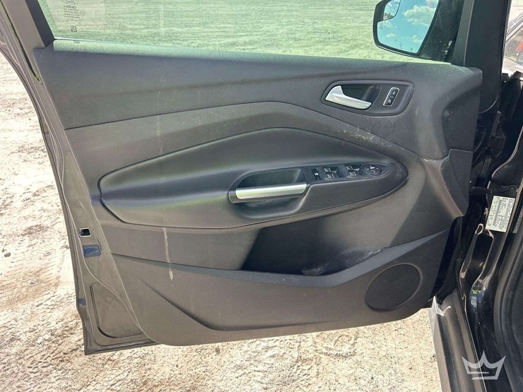 2015-ford-c-max-hatchback-image-7