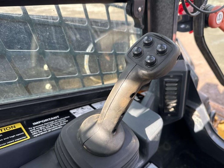 2019-deere-333g-image-21