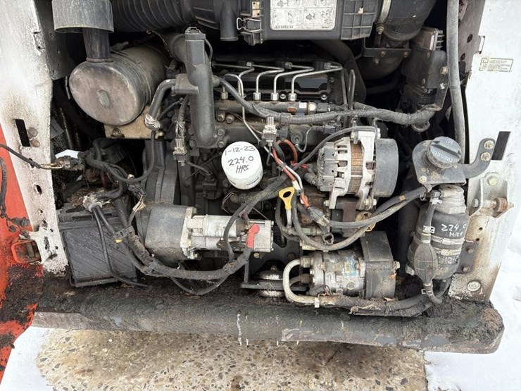 2015-bobcat-s590-image-6