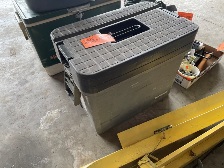 #7622-•-craftsman-box-with-baits-image-2