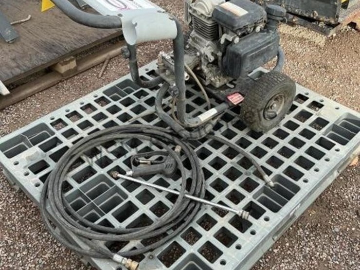 simpson-gas-powered-pressure-washer-image-3