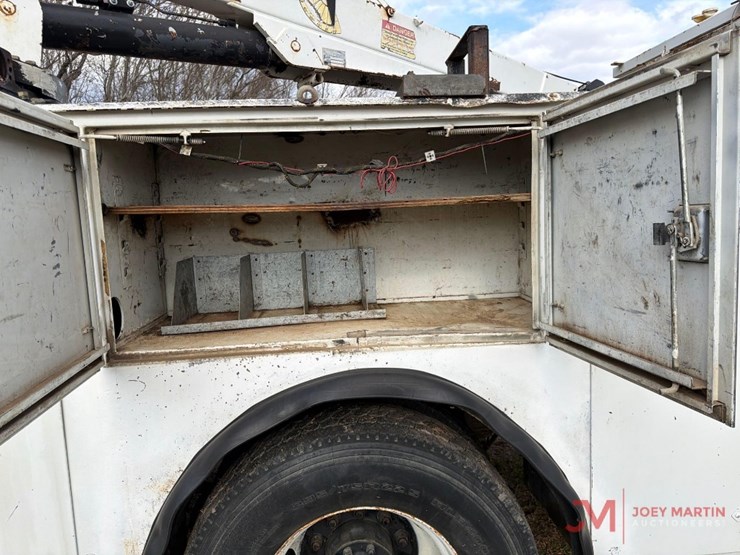 2001-ford-f650-image-19