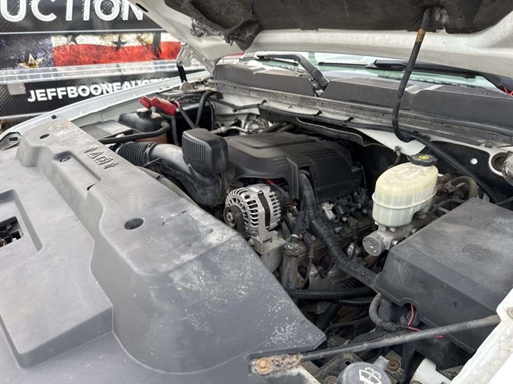 2013-chevrolet-2500-image-26