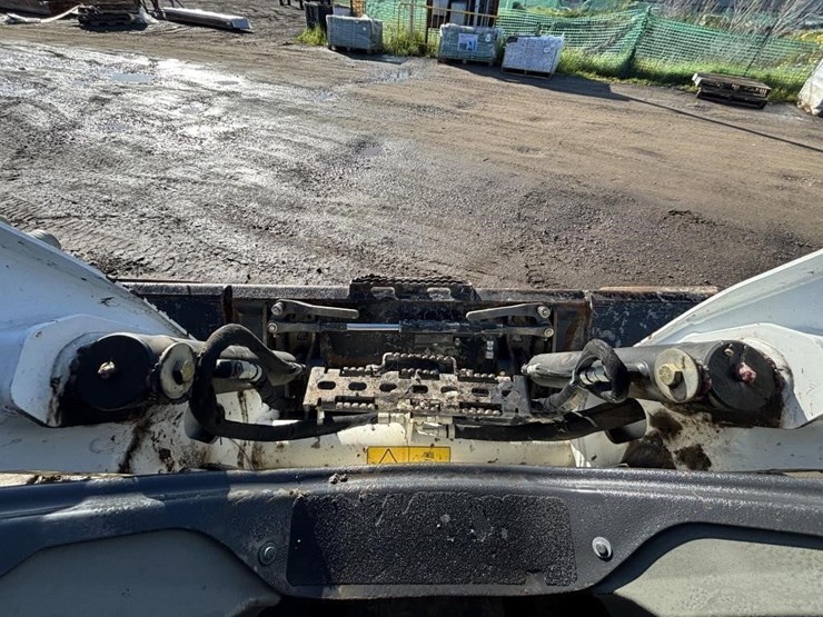 2021-bobcat-s590-image-9
