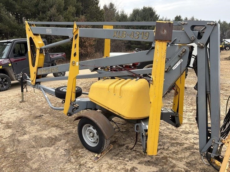 work-force-xlb-4319-pull-style-man-lift-image-8