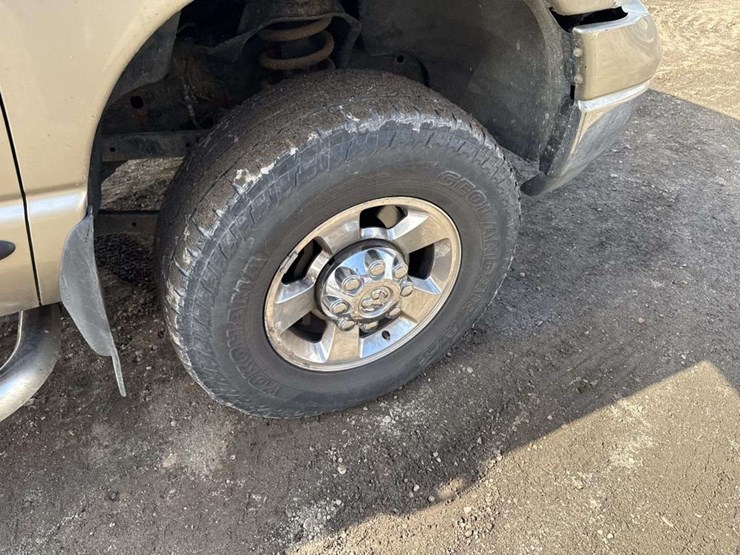 2005-dodge-ram-2500-image-11