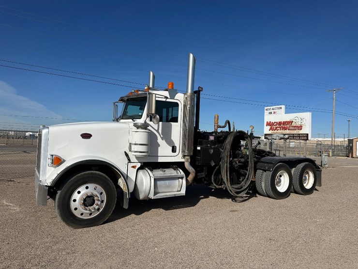 2009-peterbilt-367-image-1