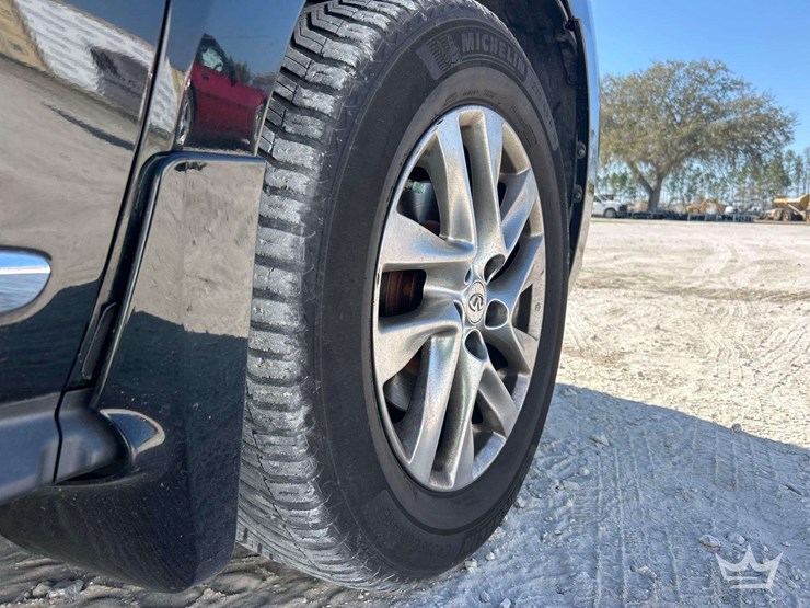 2013-infiniti-jx35-awd-suv-image-28