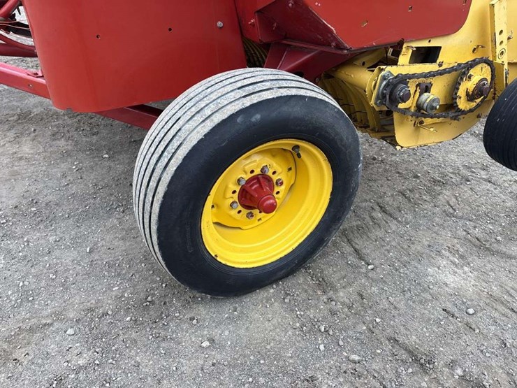 new-holland-575-image-8